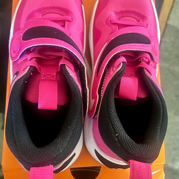 Nike Other - Nike Team Hustle D 11 - Pink